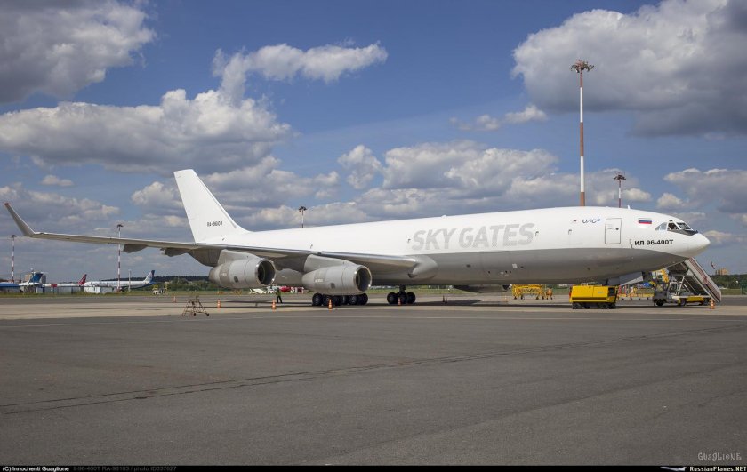 Самолет ил 96