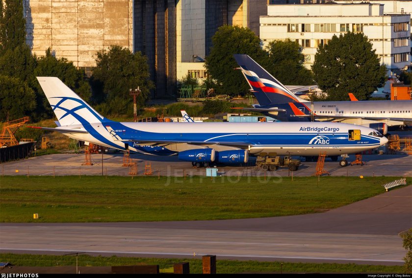 Ilyushin il-96-400 PU range