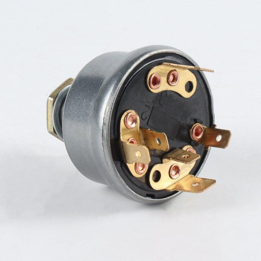 Замок зажигания тракторный