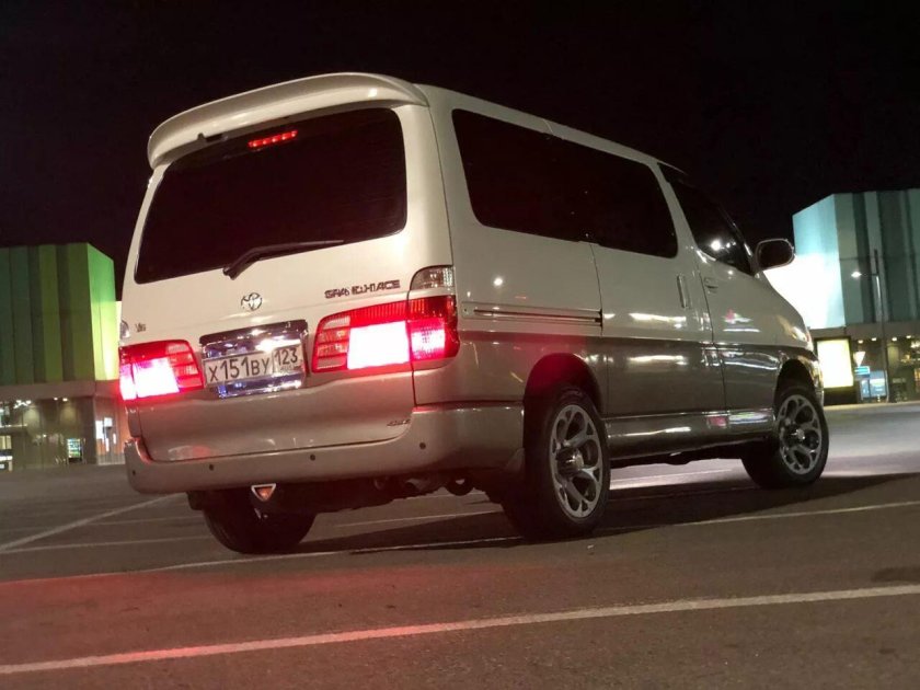 Toyota Grand Hiace