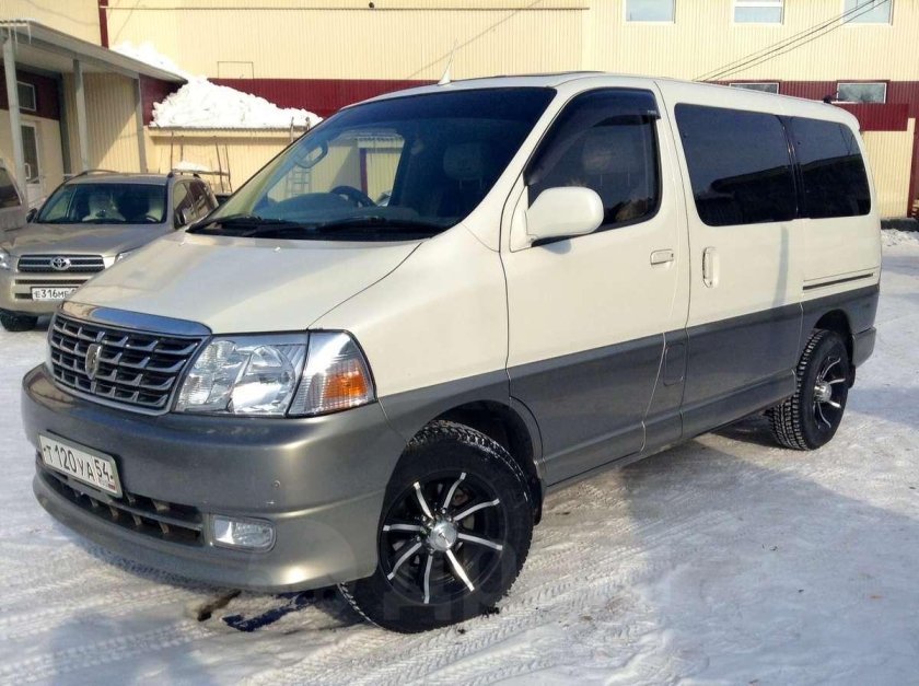 Тойота Гранд Хайс