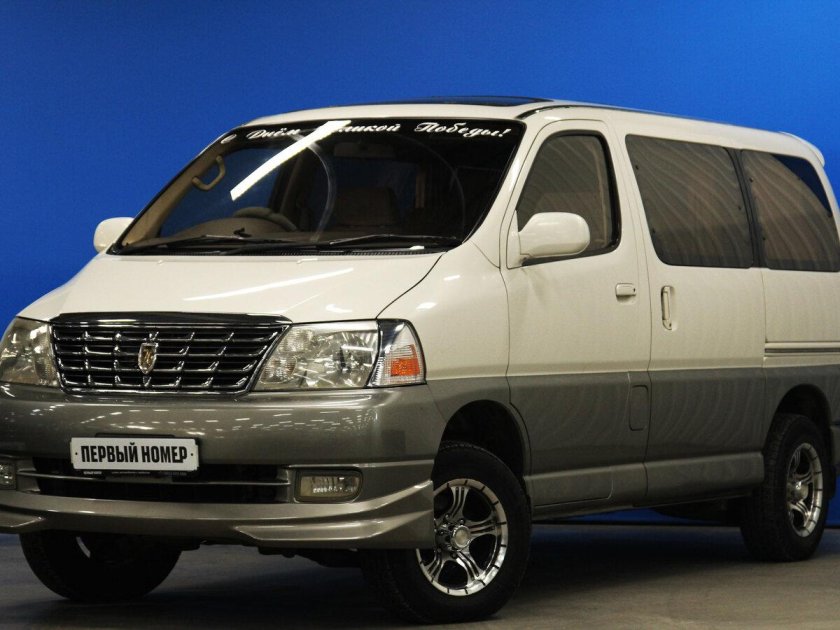 Тойота Гранд Хайс 2002 года