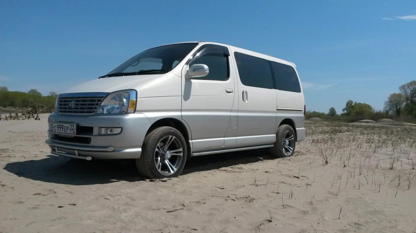 Toyota Hiace Regius