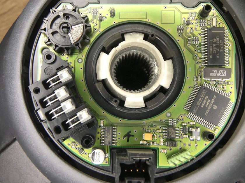 Магниторезистивный датчик угла поворота