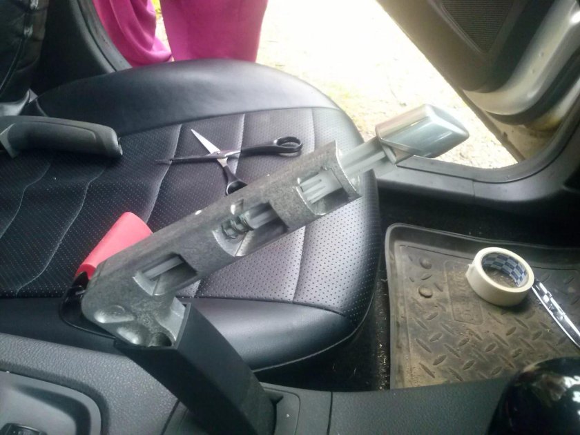 Ручник в машине автомат