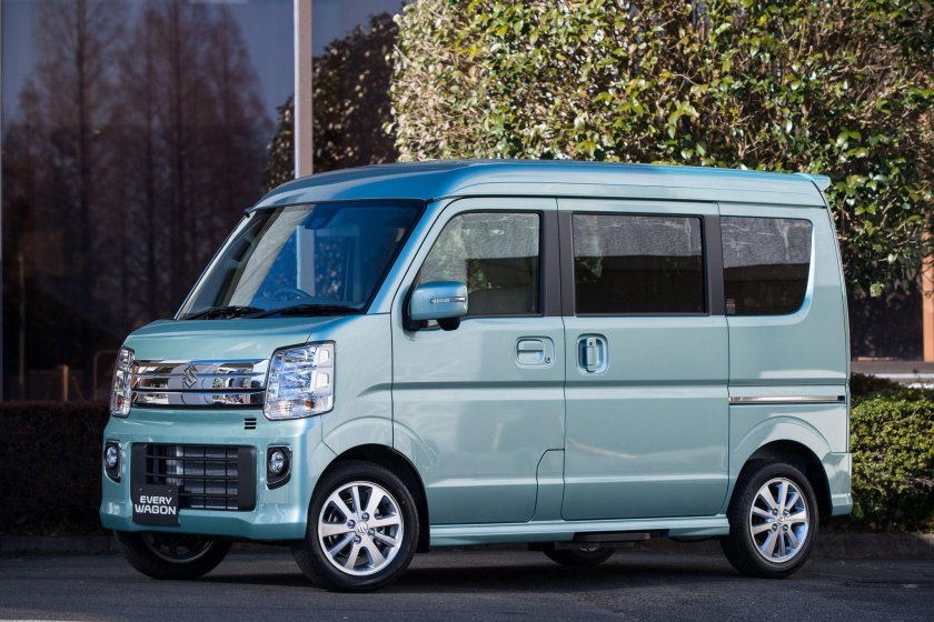 Сузуки Эвери 4/4