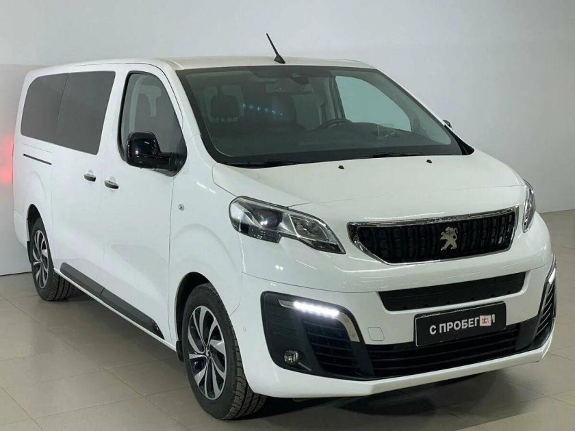 Пежо Травеллер 2020