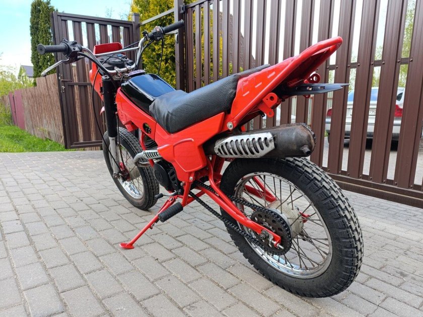 Мотоцикл зид