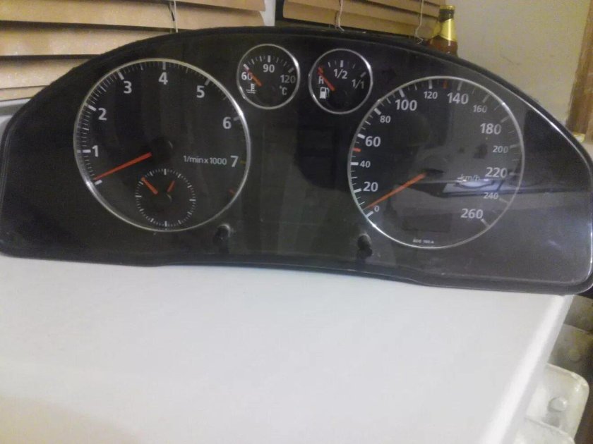 Щиток Ауди 80 б3