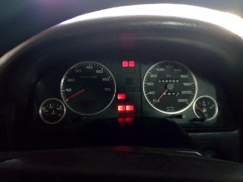 Приборная панель Ауди 80