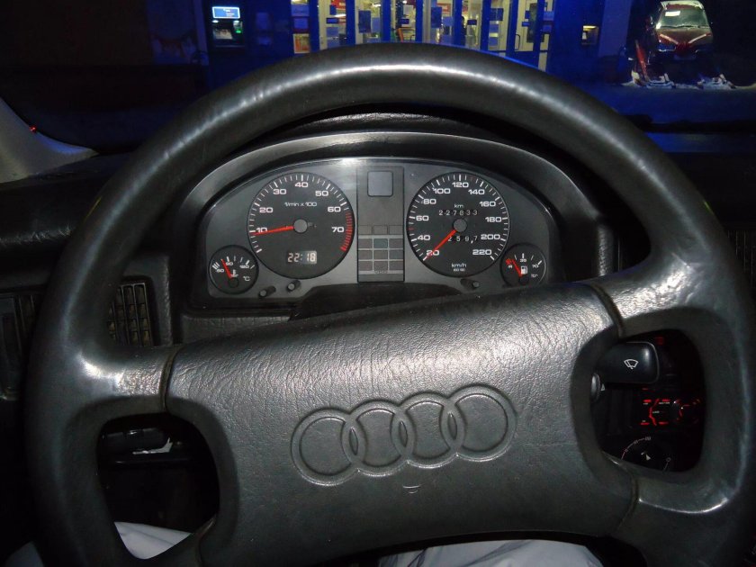 Приборная панель Ауди 80
