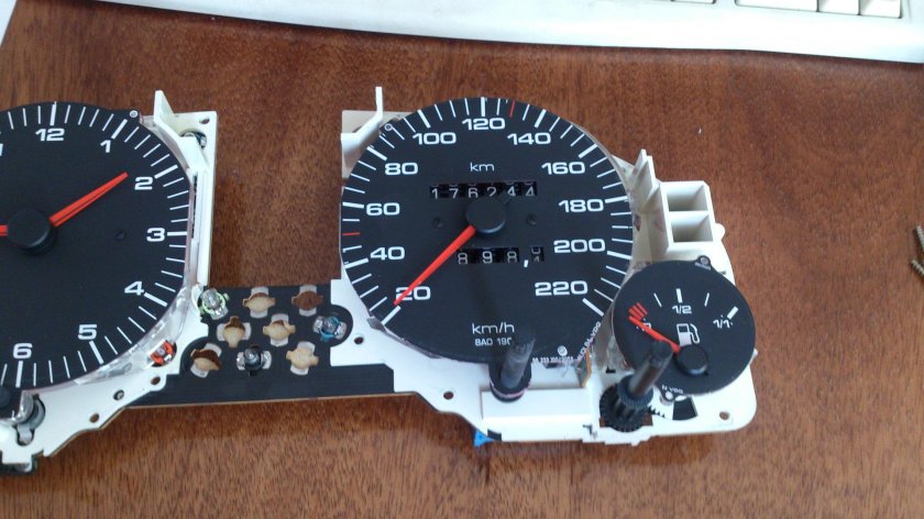 Приборный щиток Ауди 80 б4