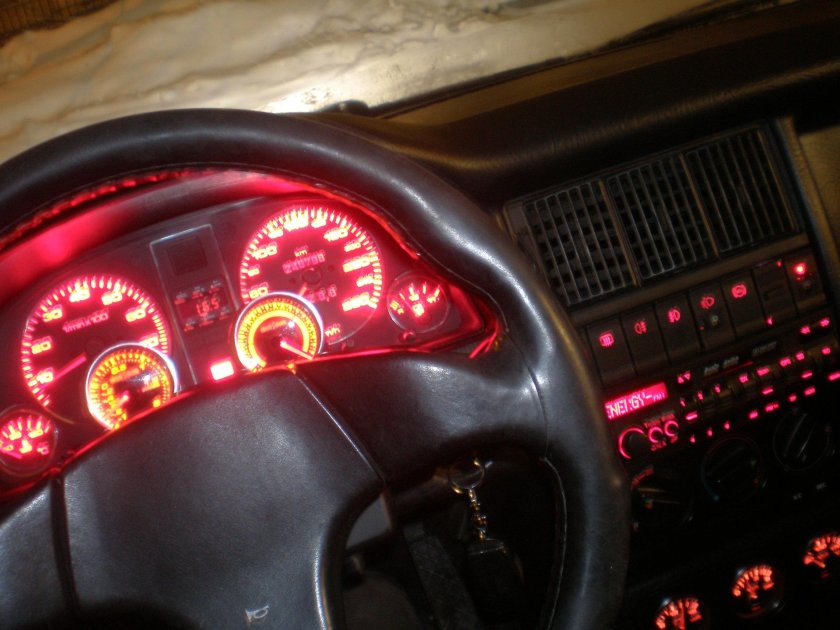 Ауди 80 приборная панель ночью