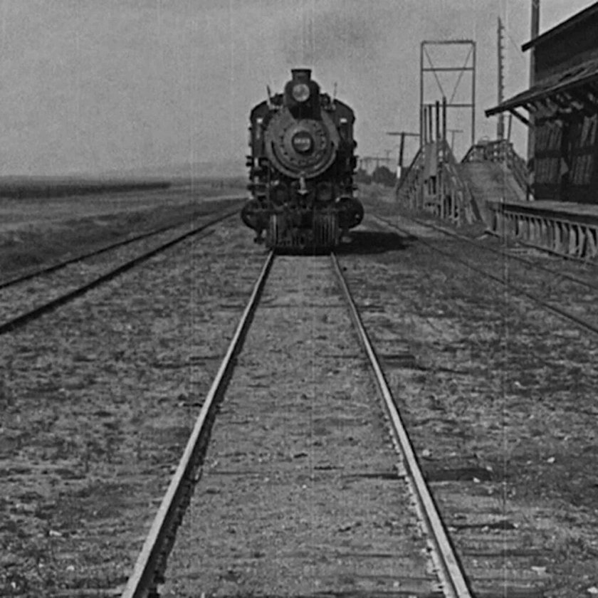 Бастер Китон на поезде