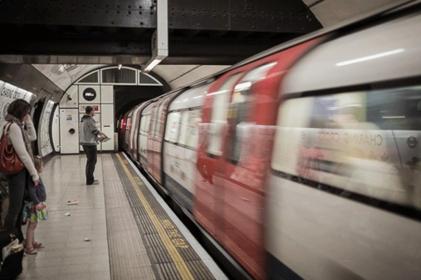 Поезд метро