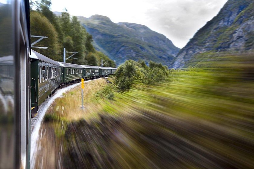 Поезд в движении