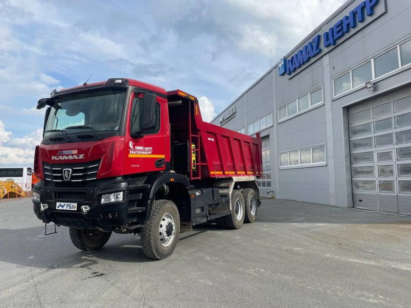 КАМАЗ-65952 самосвал
