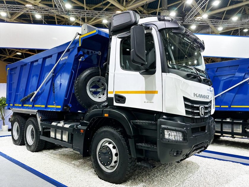 Новый камаз самосвал