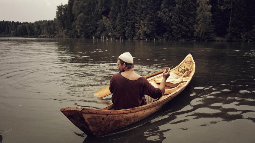 Лодка долблёнка Ханты