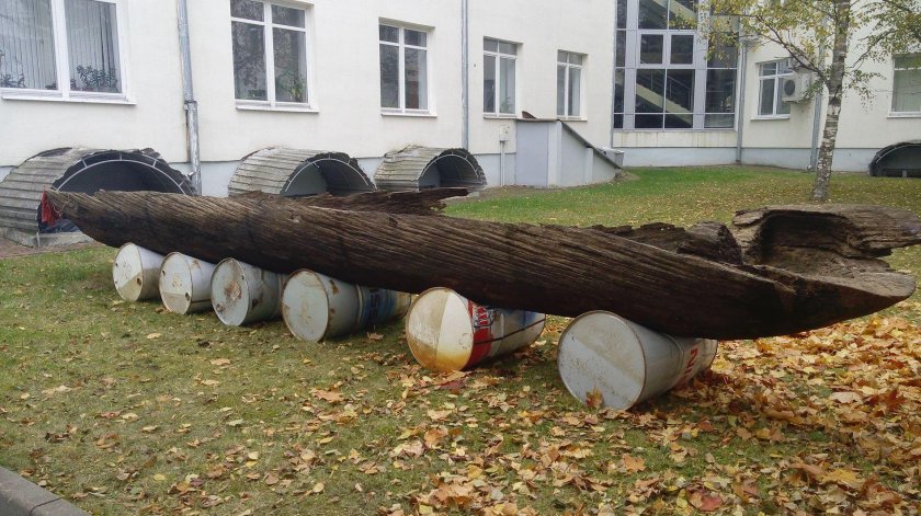 Древние лодки из цельного бревна