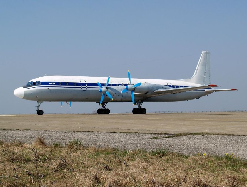 Самолет ил 18