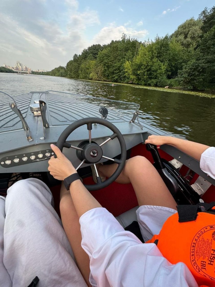 Катер лодка