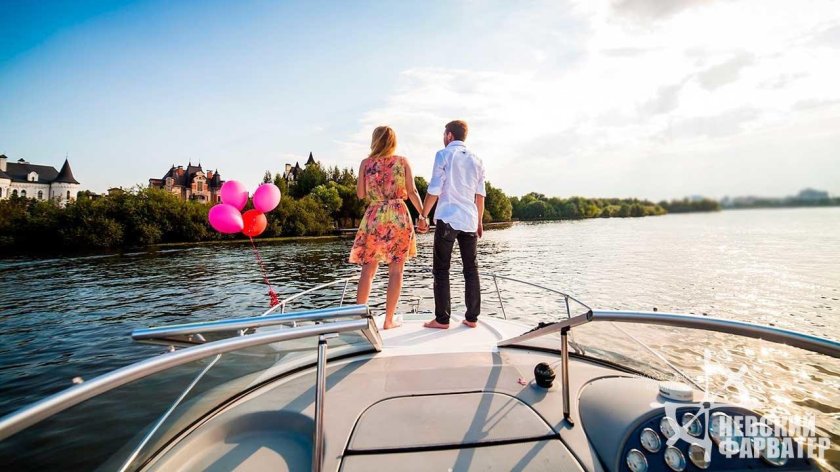Романтическая прогулка на теплоходе