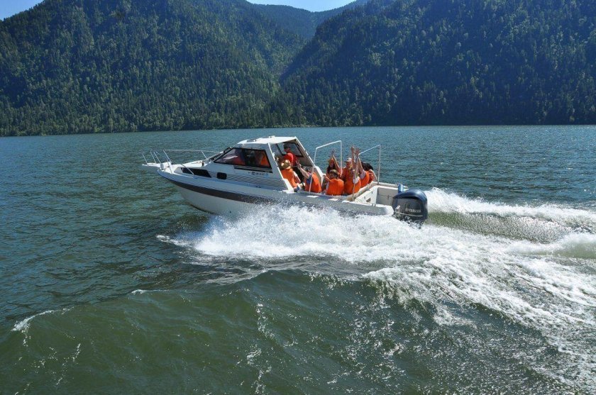 Телецкое озеро катер