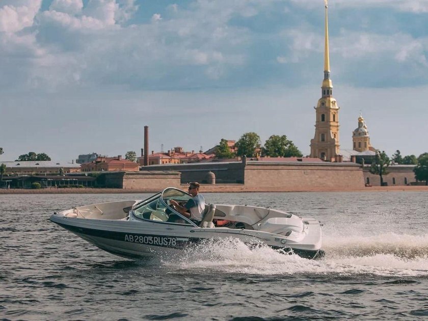 Катер Питер