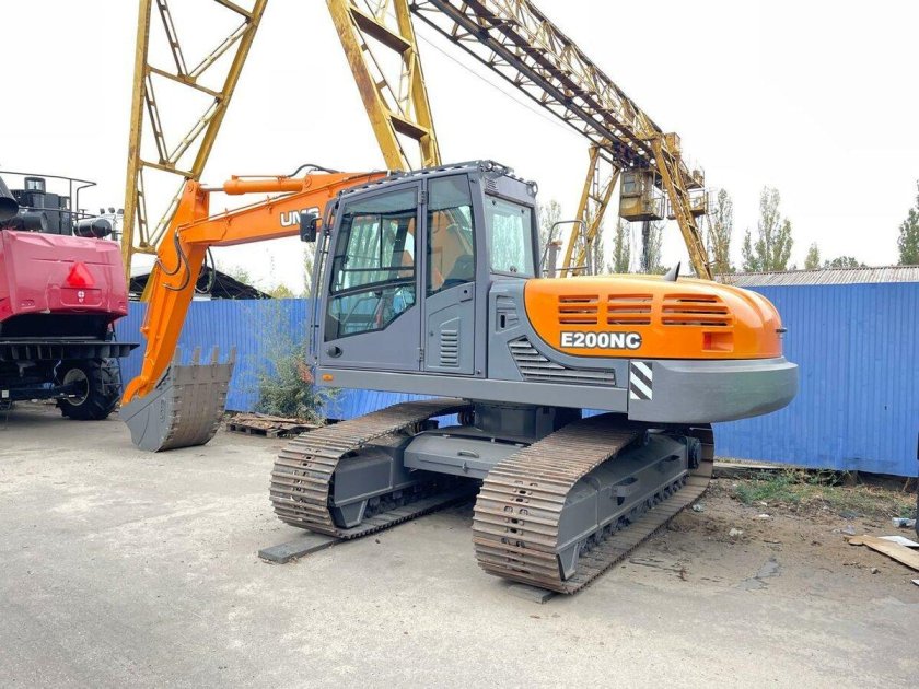 Гусеничные экскаваторы