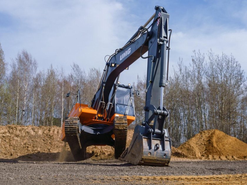 Экскаватор гусеничный umg e225c
