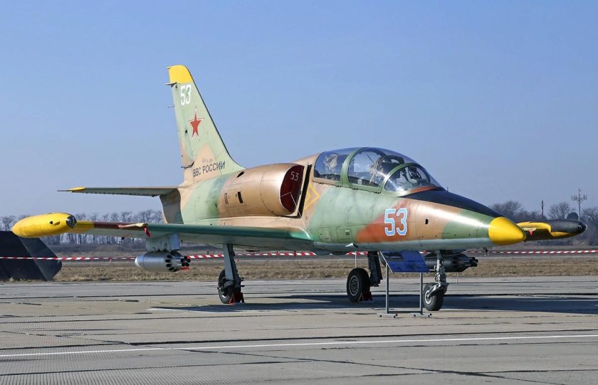 Самолëт l-39 Альбатрос