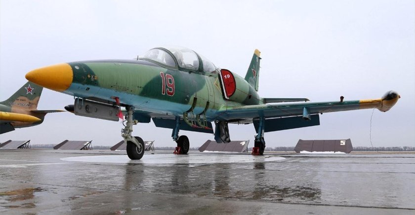 L-39 Albatros учебно-боевой самолет