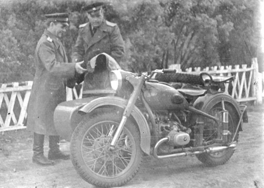 Милицейский мотоцикл Урал м61