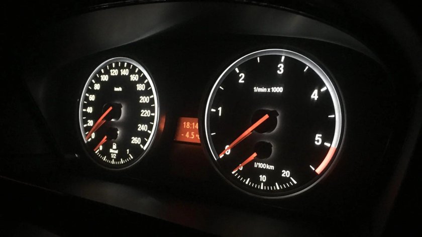 Бмв м5 е60 приборка