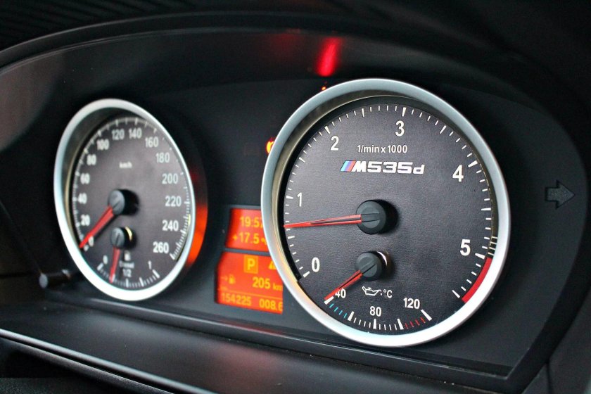 БМВ м5 е60 приборка