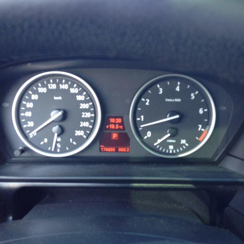 БМВ х1 спидометр