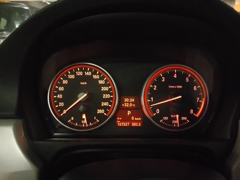 BMW e90 приборка