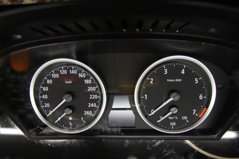 Спидометр е60