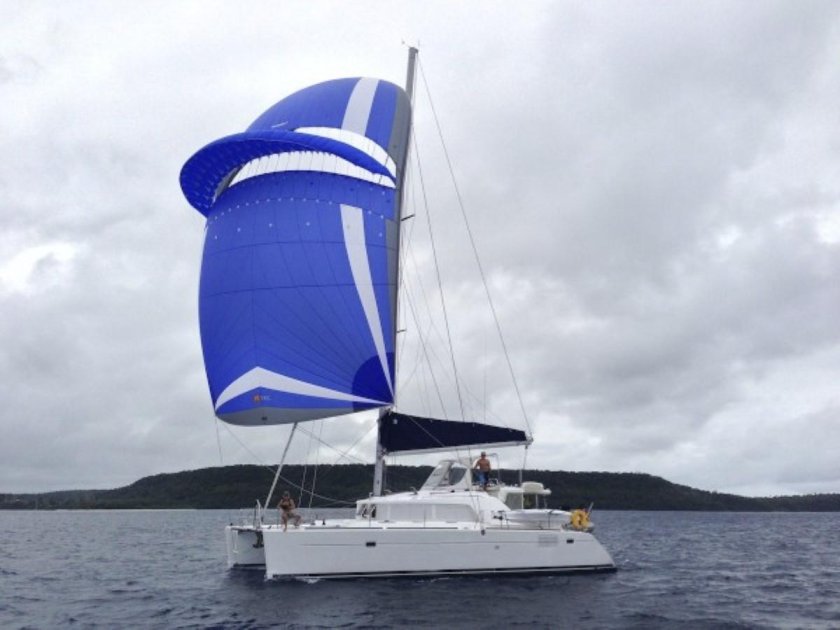 Лагун 440 катамаран
