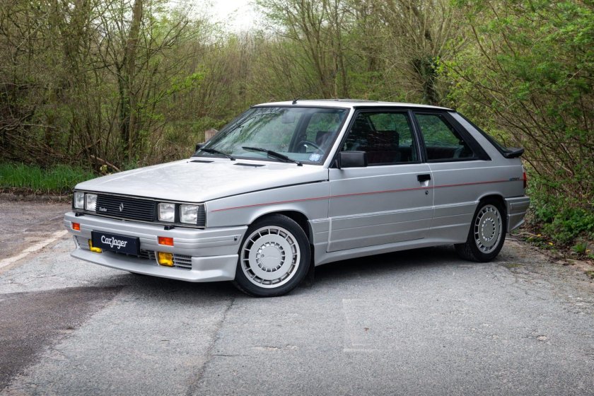 Renault 9 turbo 11