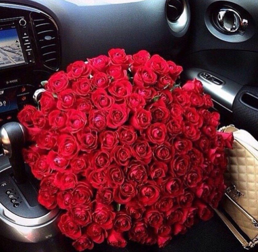 Машина с цветами