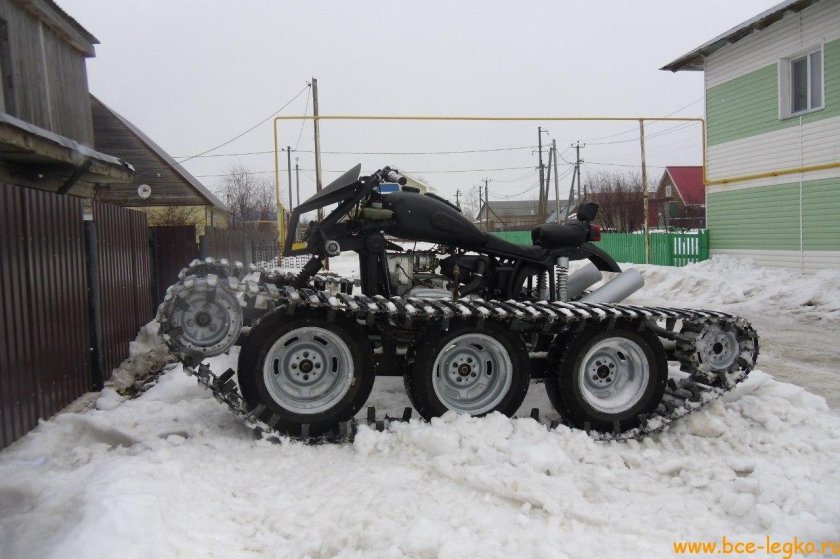 Урал болотоход на гусеницах