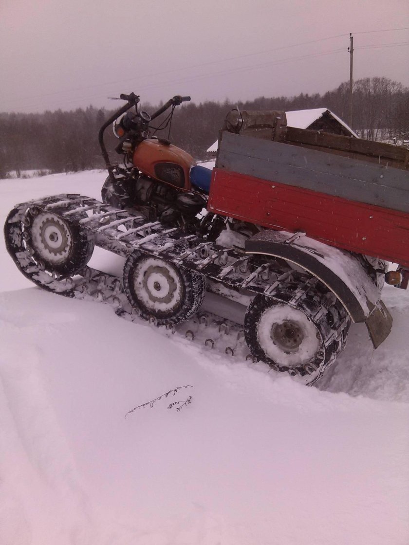 Мотоцикл Урал на гусянках