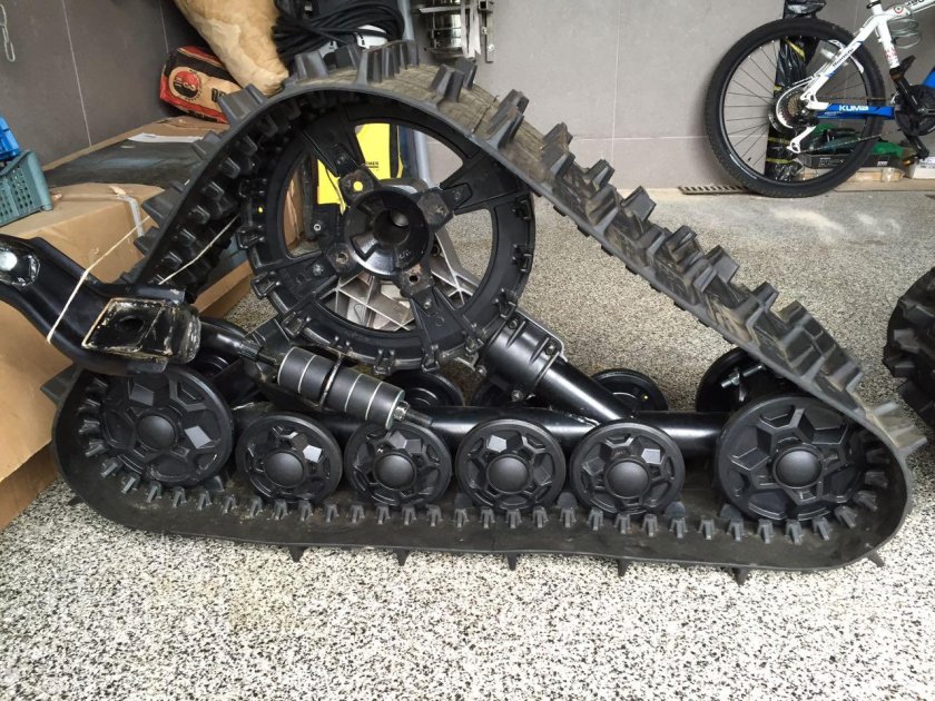 Мотоцикл Урал на гусеницах