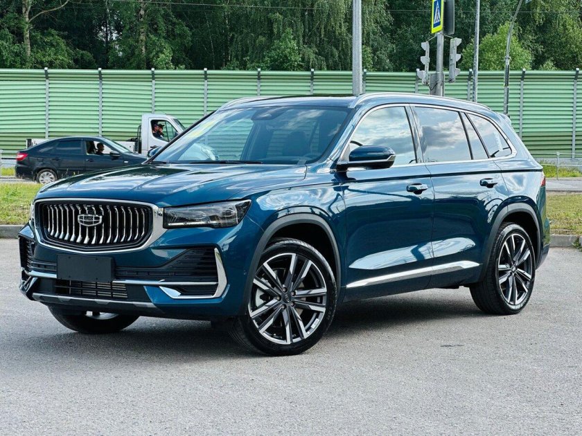 Синий Geely Monjaro 2.0 at (238 л.с.) 4wd с пробегом