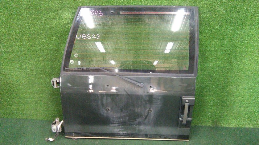 Дверь багажника