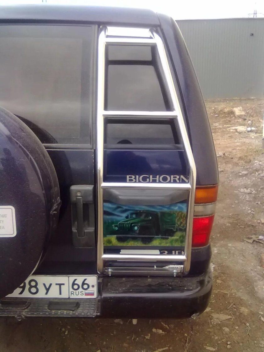 Лестница на Исузу Бигхорн