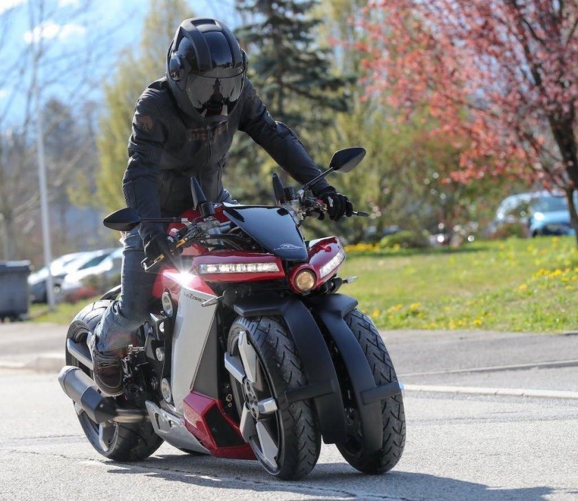 Четырехколесный мотоцикл