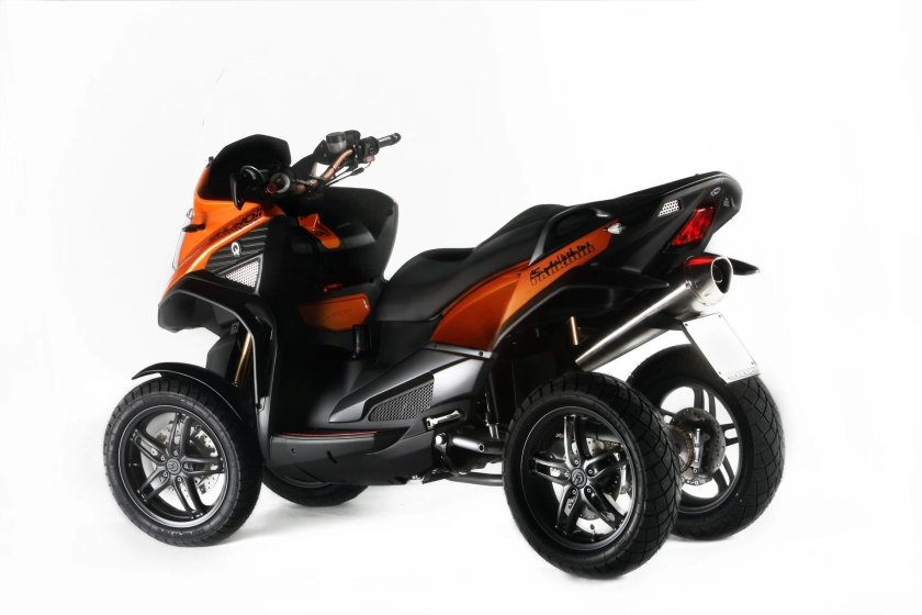 Скутер Quadro 4d